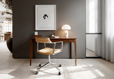 Vipp 452 Swivel Bürostuhl mit Rollen pol. Alu Leder sand